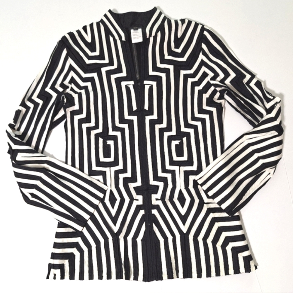 Ika Black & White Geometric Zippered Jacket